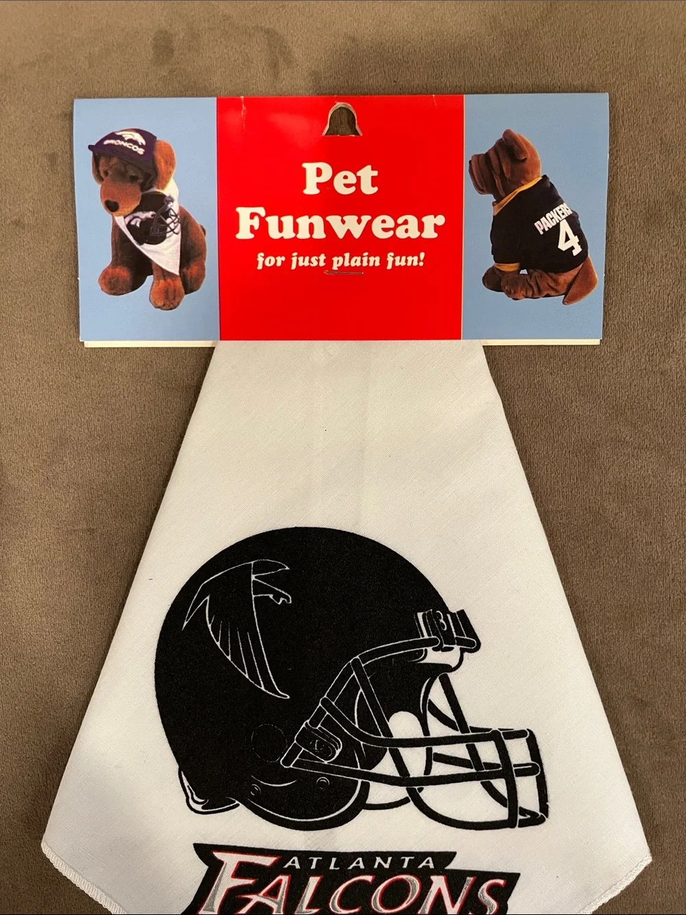 Atlanta Falcons Pet Bandana - White with Black Helmet Logo